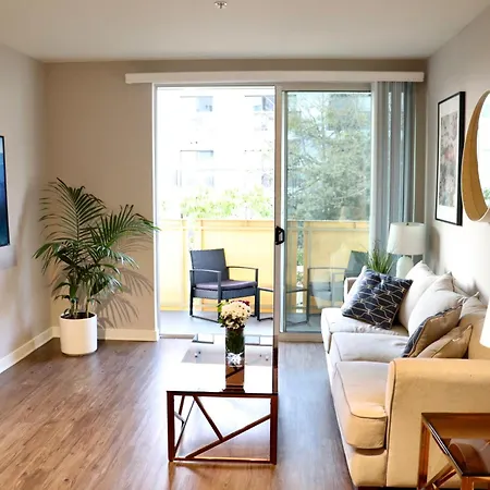 Heart Of Santa Monica 2 Bedroom 2 Bath